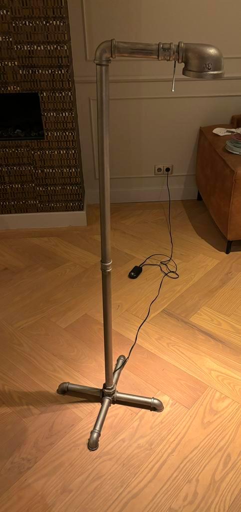 Steigerbuizen industriële lamp, Huis en Inrichting, Lampen | Vloerlampen, Zo goed als nieuw, Ophalen