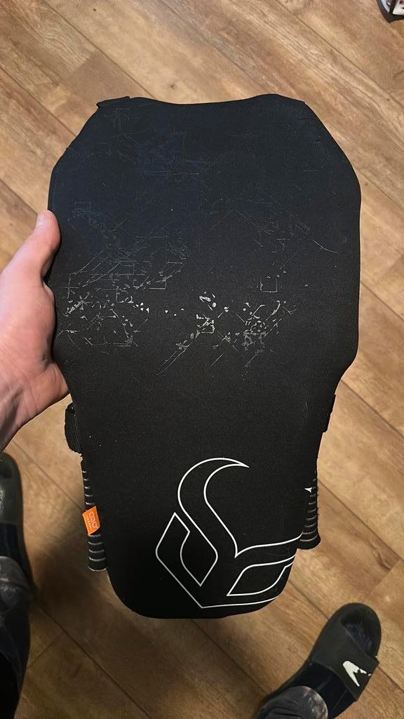 Nieuwe Demon Rug beschermer / rug protector, Kleding | Heren, Wintersportkleding, Nieuw, Overige typen, Maat 52/54 (L), Ophalen