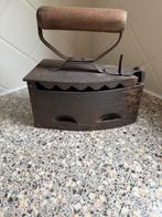 Houtskool strijkijzer  gietijzer, Antiek en Kunst, Antiek | Gereedschap en Instrumenten, Ophalen of Verzenden