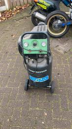 Compressor (staand), Doe-het-zelf en Verbouw, Compressors, Ophalen, 6 tot 10 bar, Zo goed als nieuw, 25 tot 100 liter