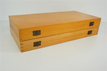 Vintage houten opbergdozen beschikbaar voor biedingen