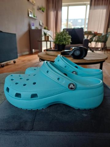 CROCS (de echte!) lichtblauw mt 40/41 zgan