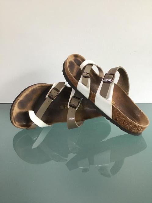 GRATIS VERZENDEN | Birkenstock Mayari khaki slippers 37, Kleding | Dames, Schoenen, Zo goed als nieuw, Slippers, Beige, Verzenden