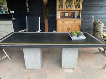 tuintafel beschikbaar voor biedingen