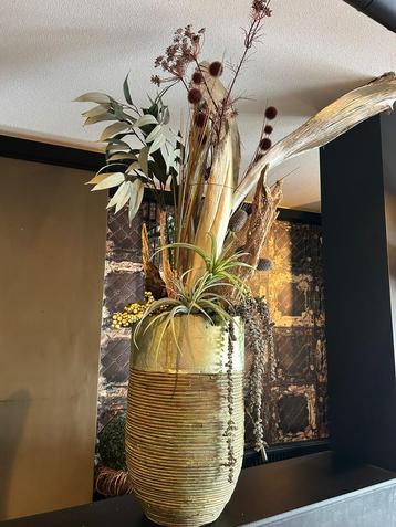 Groot Bloemstuk met Kunstbloemen en Pot beschikbaar voor biedingen