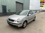 Volkswagen Polo 1.4-16V Comfortline apk nieuw 2002 weining k, Voorwielaandrijving, Stof, Gebruikt, 4 cilinders