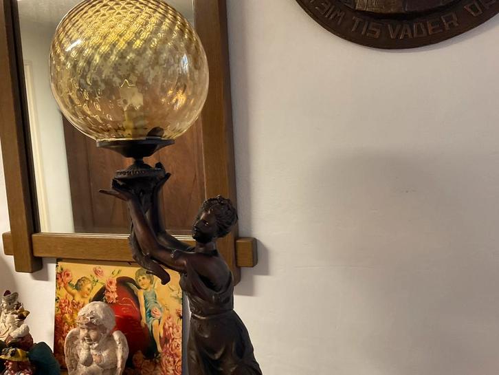 Bronzen beeld met lamp dit is een art deco lamp, Antiek en Kunst, Antiek | Lampen, Ophalen