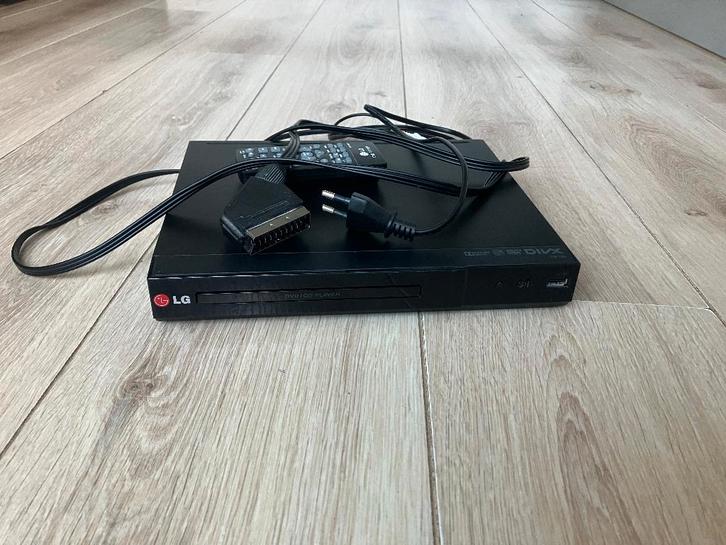 Compacte LG dvd speler DP132, Audio, Tv en Foto, Dvd-spelers, Zo goed als nieuw, Dvd-speler, LG, Ophalen of Verzenden