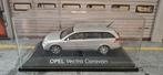 1.43 opel vectra caravan, Hobby en Vrije tijd, Modelauto's | 1:43, Ophalen of Verzenden, Zo goed als nieuw, Auto, Schuco