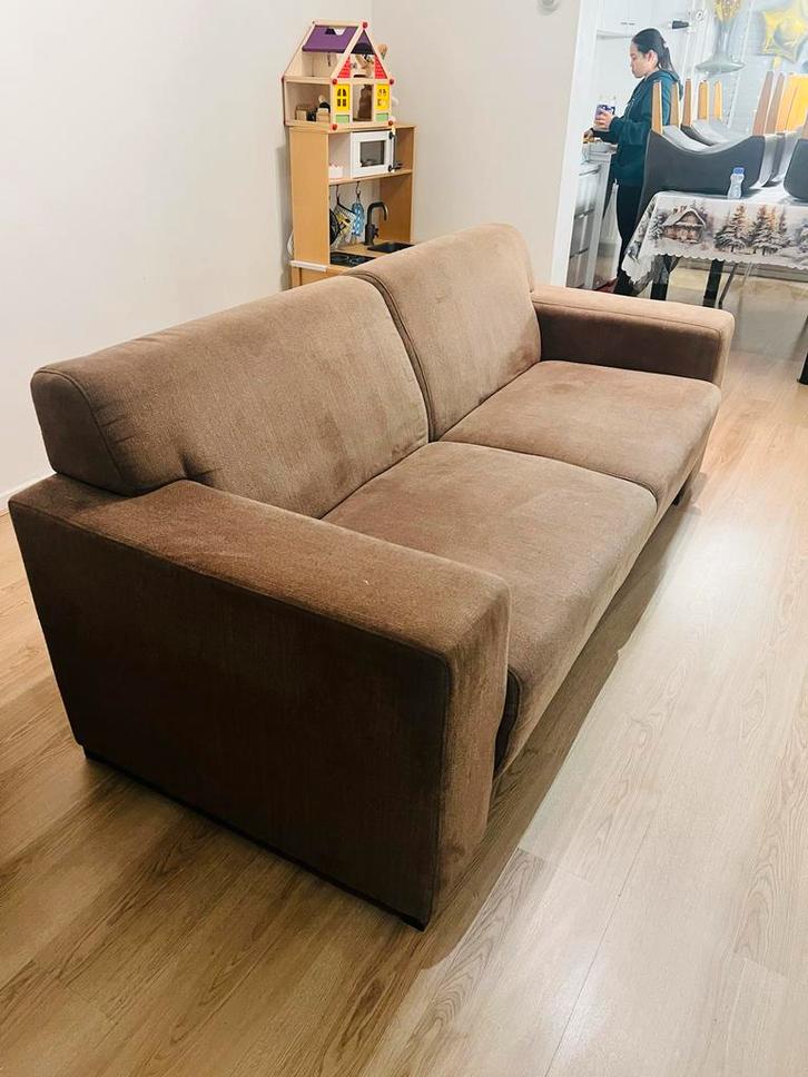 Comfortabele bruine driezitsbank, Huis en Inrichting, Banken | Bankstellen, Gebruikt, Rechte bank, Driepersoons, 200 tot 250 cm