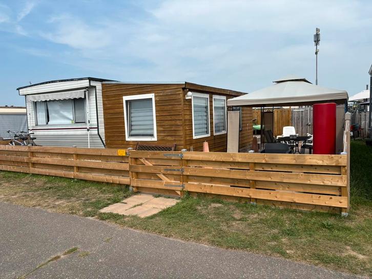 Stacaravan met aanbouw in Appeltern, Caravans en Kamperen, Stacaravans, tot en met 6, Ophalen