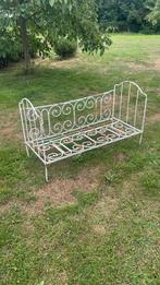 Oud ijzeren brocante bedje, Ophalen