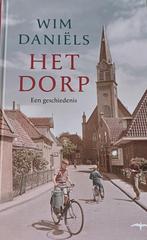 Het Dorp - Wim Daniels, Ophalen of Verzenden, Nieuw, Jan Terlouw