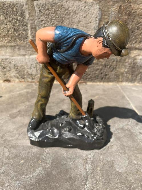 Vintage gedetailleerd gipsen beeld van een mijnwerker, Antiek en Kunst, Kunst | Beelden en Houtsnijwerken, Ophalen of Verzenden