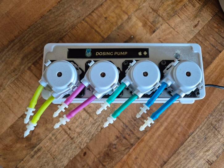 Coral box doseer apparaat wiffi, Dieren en Toebehoren, Vissen | Aquaria en Toebehoren, Zo goed als nieuw, Filter of Co2, Ophalen of Verzenden