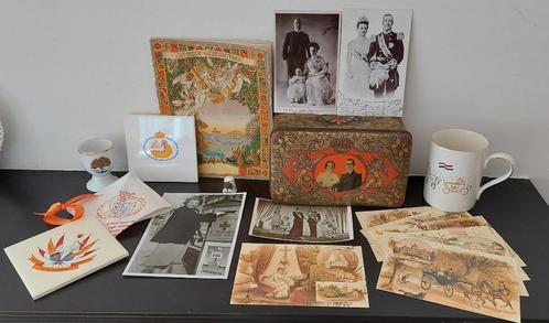 Koningshuis blik tegeltjes ansichtkaarten schriftje zakdoek, Verzamelen, Koninklijk Huis en Royalty, Zo goed als nieuw, Overige typen