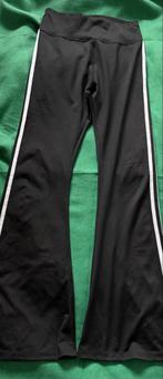 Adidas Flared Broek Zwart Maat M. Z.G.A.N., Maat 38/40 (M), Zwart, Ophalen of Verzenden, Zo goed als nieuw