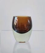Glazen kleine zware vaas in de kleur bruin. Design, Antiek en Kunst, Antiek | Glas en Kristal, Ophalen of Verzenden