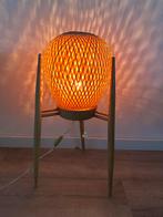 1960 vintage houten vloerlamp met 3-poot, Ophalen of Verzenden, Zo goed als nieuw