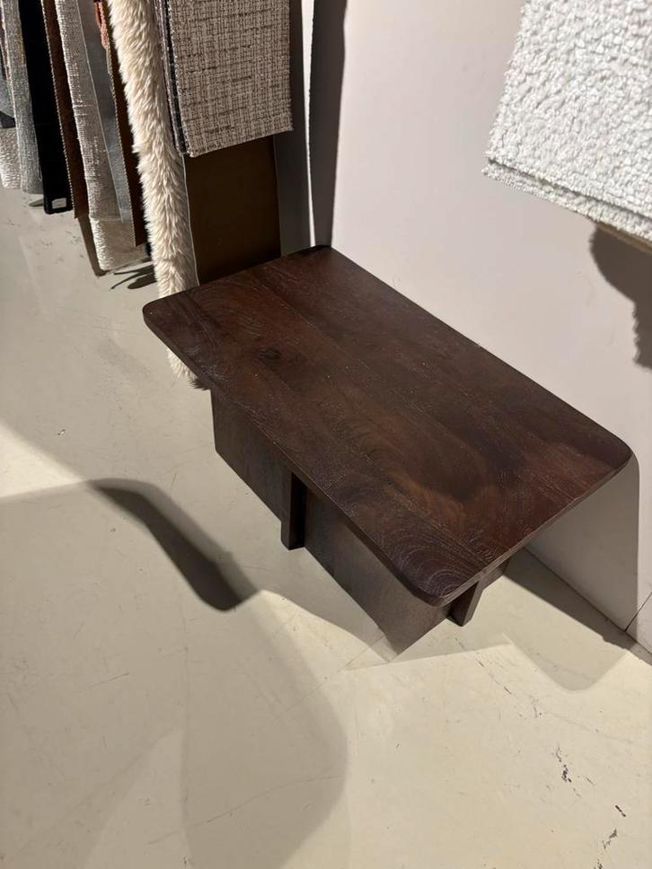 Showmodel Houten Bruine Bijzettafel, Huis en Inrichting, Tafels | Bijzettafels, Gebruikt, Rechthoekig, Minder dan 45 cm, 55 tot 75 cm