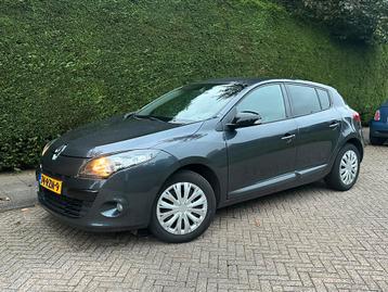 Renault Mégane 1.6 16V 81KW 2011 Grijs Rijd Super/Trekhaak/ beschikbaar voor biedingen