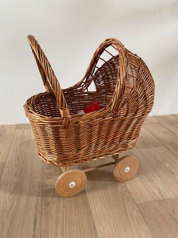 Rotan Poppenwagen - Weinig Gebruikt beschikbaar voor biedingen