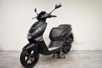 Peugeot Kisbee black edition | BROM | 2022 | 28km, Fietsen en Brommers, Scooters | Peugeot, Niet ingevuld, Overige modellen, Niet ingevuld