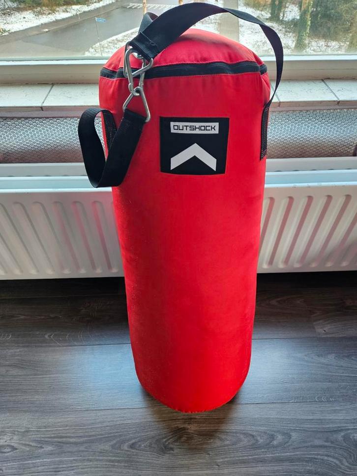 Bokszak met muurbeugel, Sport en Fitness, Boksen, Zo goed als nieuw, Bokszak, Ophalen