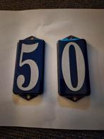 2 Emaille Nummerplaten Blauw Cijfers 5 en 0, Antiek en Kunst, Ophalen of Verzenden