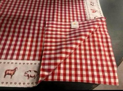 tafelkleed rood ruiten haan kippen koe schaap Clayre & Eef, Huis en Inrichting, Keuken | Textiel, Nieuw, Tafelkleed of Tafelzeil