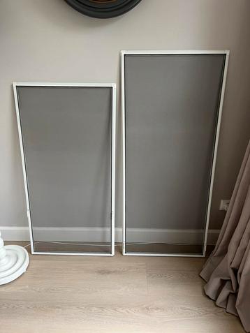 2 magnetische horren voor ramen beschikbaar voor biedingen