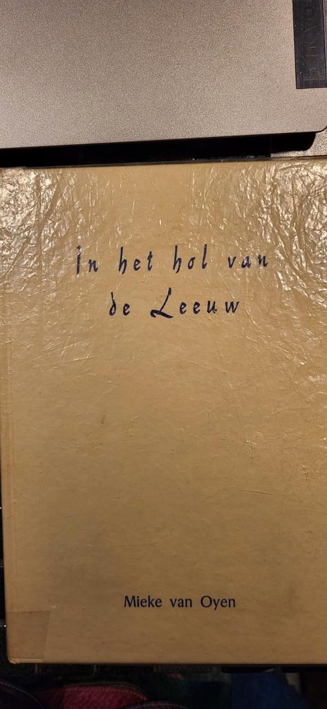 In het hol van de leeuw - Mieke van Oyen, Boeken, Kinderboeken | Jeugd | onder 10 jaar, Gelezen, Fictie algemeen, Ophalen of Verzenden