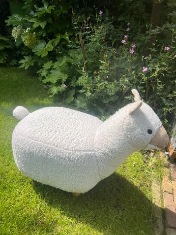 Alpaca Hocker z.g.a.n. kijk foto’s beschikbaar voor biedingen