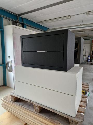 Lade blok wit beschikbaar voor biedingen