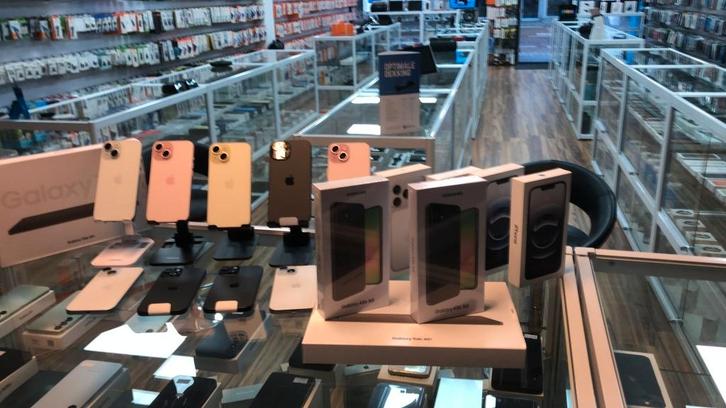 Oppo/ Xiaomi / ipad / iphone / Watch / Nokia  / Samsung, Telecommunicatie, Mobiele telefoons | Toebehoren en Onderdelen, Zo goed als nieuw