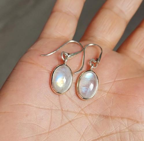 zilveren oorbellen met natuurlijke R. Maansteen zilver 925, Sieraden, Tassen en Uiterlijk, Oorbellen, Nieuw, Hangers, Zilver, Wit