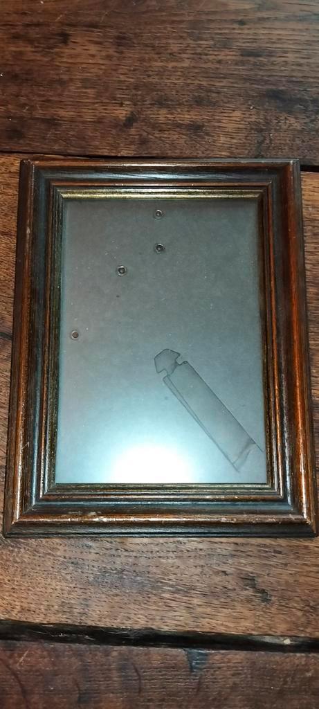 Fotolijstje donker bruin !!! MOET WEG !!!, Huis en Inrichting, Woonaccessoires | Lijsten, Zo goed als nieuw, Minder dan 50 cm