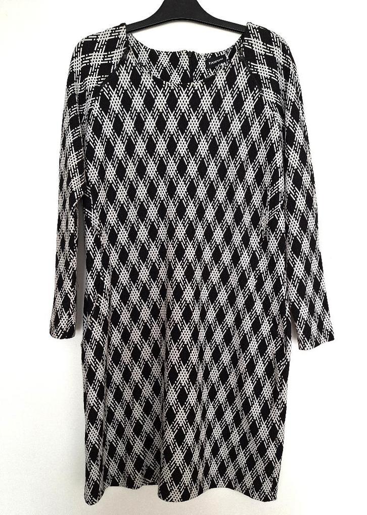 Mooie jurk - TAIFUN - Maat 42 - 44, Kleding | Dames, Jurken, Zo goed als nieuw, Maat 42/44 (L), Onder de knie, Ophalen of Verzenden