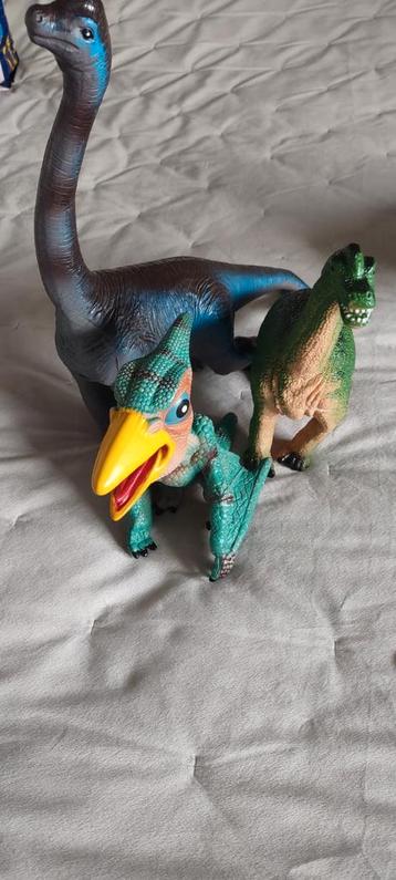 3 grote Dinos  beschikbaar voor biedingen