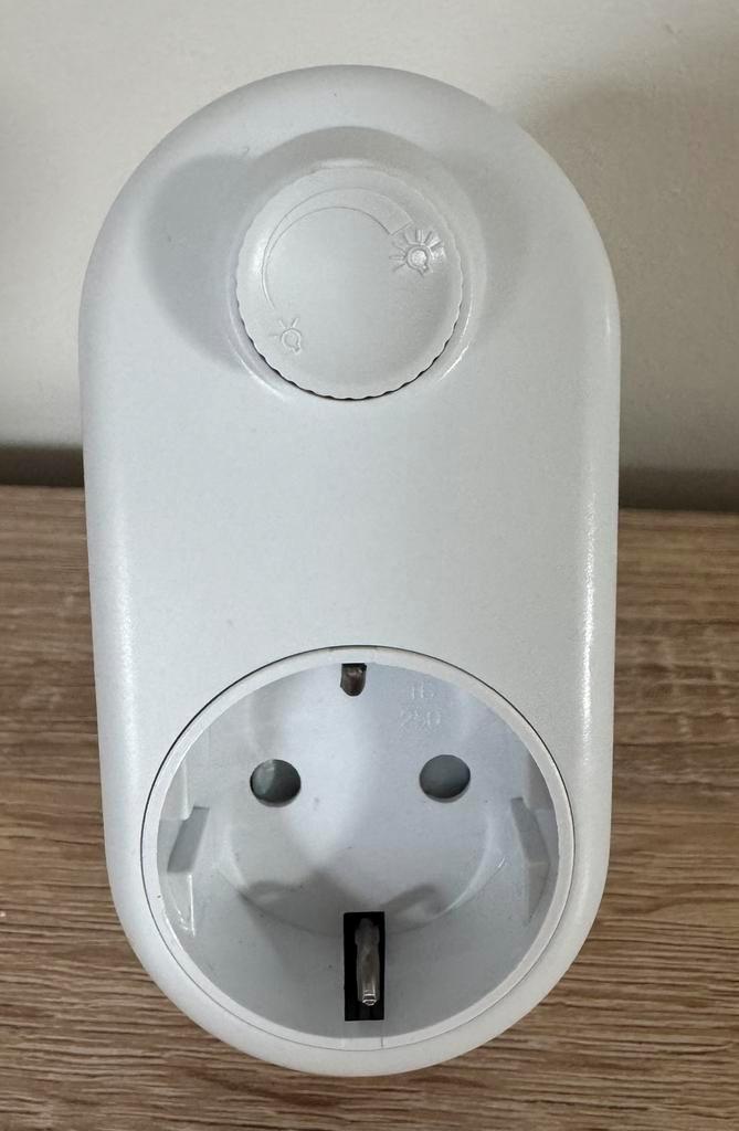 Kopp tussenstekker met RA en dimmer LED 3-24W, wit, CM3005, Doe-het-zelf en Verbouw, Elektra en Kabels, Nieuw, Stekker, Ophalen of Verzenden