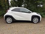 Toyota Aygo X NL-Auto LED CarPlay Camera Clima 17"LMV Cruise, Auto's, Toyota, Stof, 920 kg, Wit, Handgeschakeld