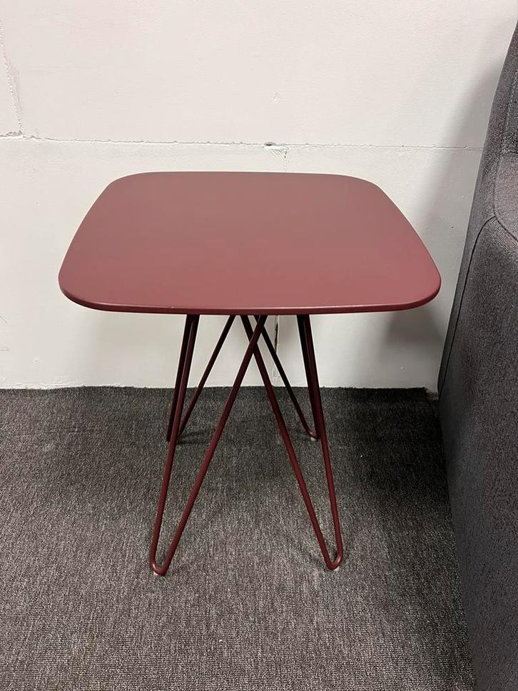 Leolux Cimber bijzettafel Spruzza Design Tafel Syrah, Huis en Inrichting, Tafels | Bijzettafels, Nieuw, Rond, 60 cm of meer, Minder dan 55 cm