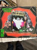 Lemax Spooky Town Cave of Skulls, Verzamelen, Complete verzamelingen en Collecties, Ophalen of Verzenden