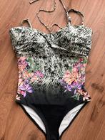 Triumph badpak maat 40, cup D/E met Pareo, Kleding | Dames, Overige kleuren, Nieuw, Badpak, Ophalen of Verzenden