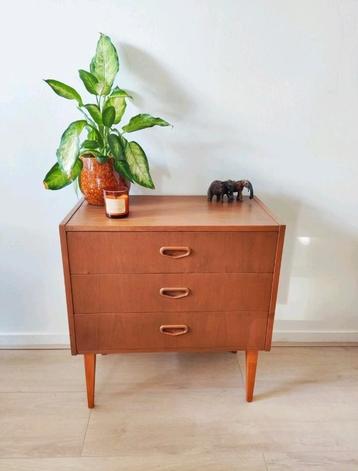 Vintage ladekastje Scandinavisch  beschikbaar voor biedingen