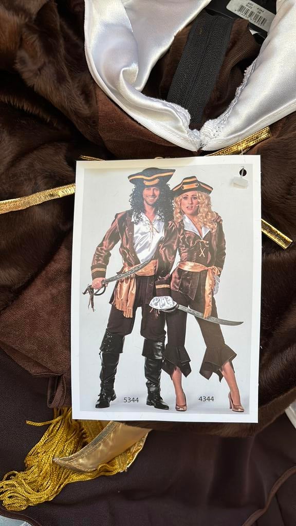 Splinternieuwe Dames piratenpakken diverse maten, Kleding | Dames, Maat 38/40 (M), Carnaval, Nieuw, Ophalen of Verzenden
