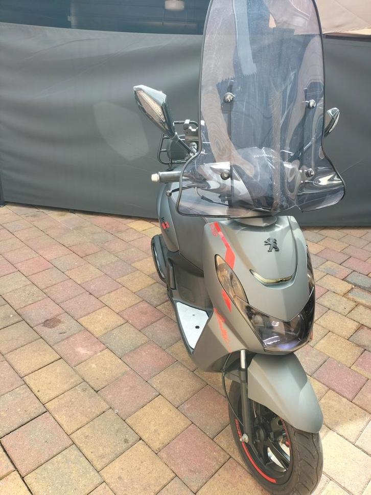 Peugeot kisbee rs met veel opties bj 2019 kmstand 11268, Fietsen en Brommers, Scooters | Peugeot, Zo goed als nieuw, Overige modellen
