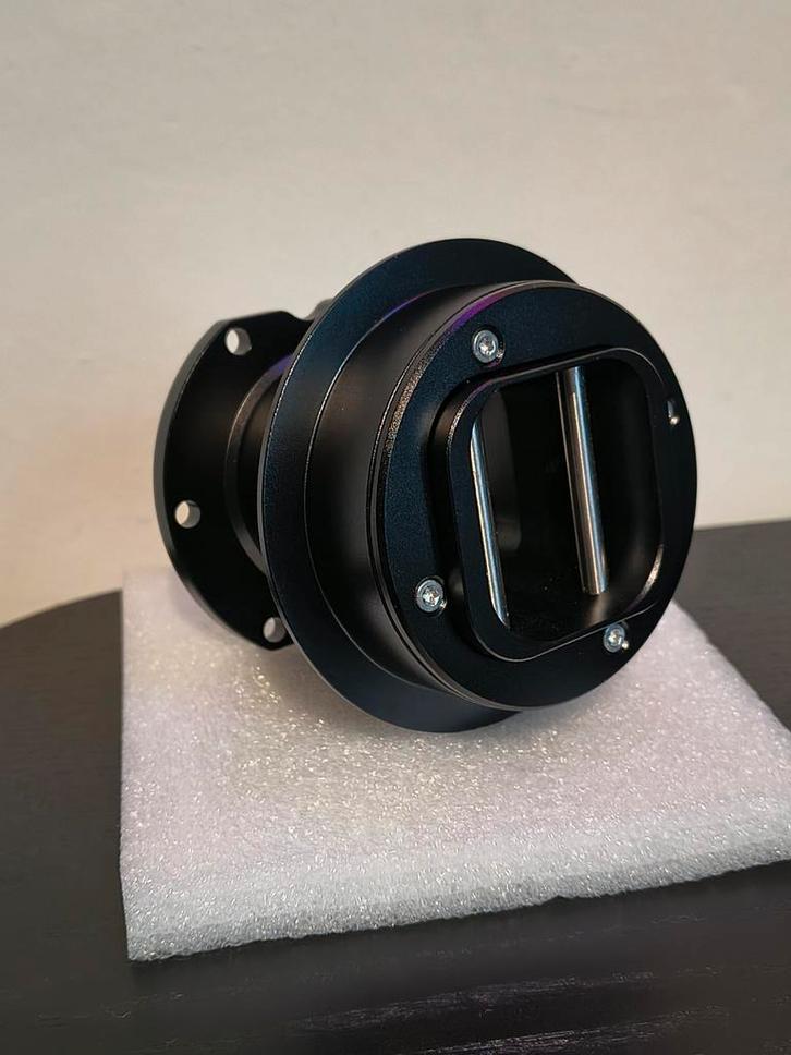 Nieuwe QR2 Wheelside Adapter Zwart voor Fanatec, Computers en Software, Joysticks, Nieuw, Ophalen