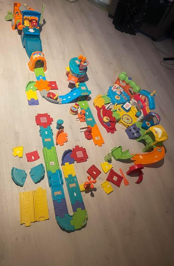 Vtech toet toet racebaan / school, Kinderen en Baby's, Speelgoed | Vtech, Gebruikt, Ophalen