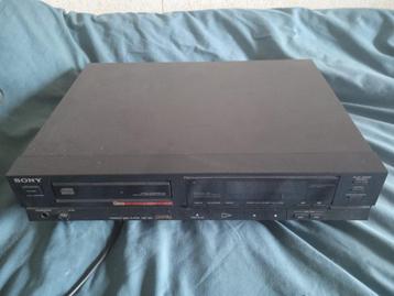 2x sony videorecorder,1x cdspeler,1x draaitafel niet werkend beschikbaar voor biedingen